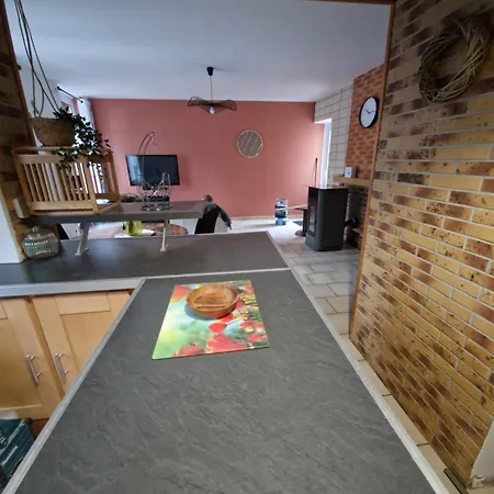 別荘 La Maison De Victoire 80 M2, Cour, Wc A L'Etage Et Poele A Pellet Fourmies